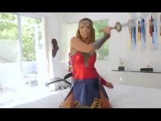 Wonder Woman Adriana Chechik sucks big pipe in hot cosplay vid