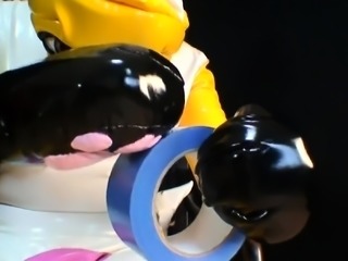 Fetish babe toys her snatch