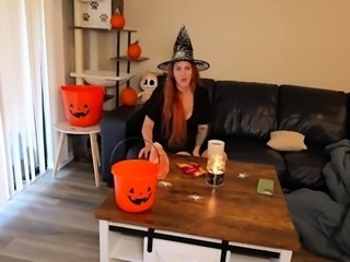 Kelly Payne – Pregnant Moms Halloween Treats