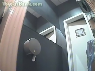 toilet spycam - XVIDEOS.COM free