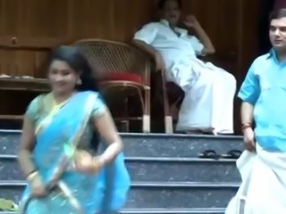 Actress navya nair navel show captured in pen cam by driver