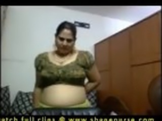 Andhara girl friend exposing her big boobs to show to her boyfriend